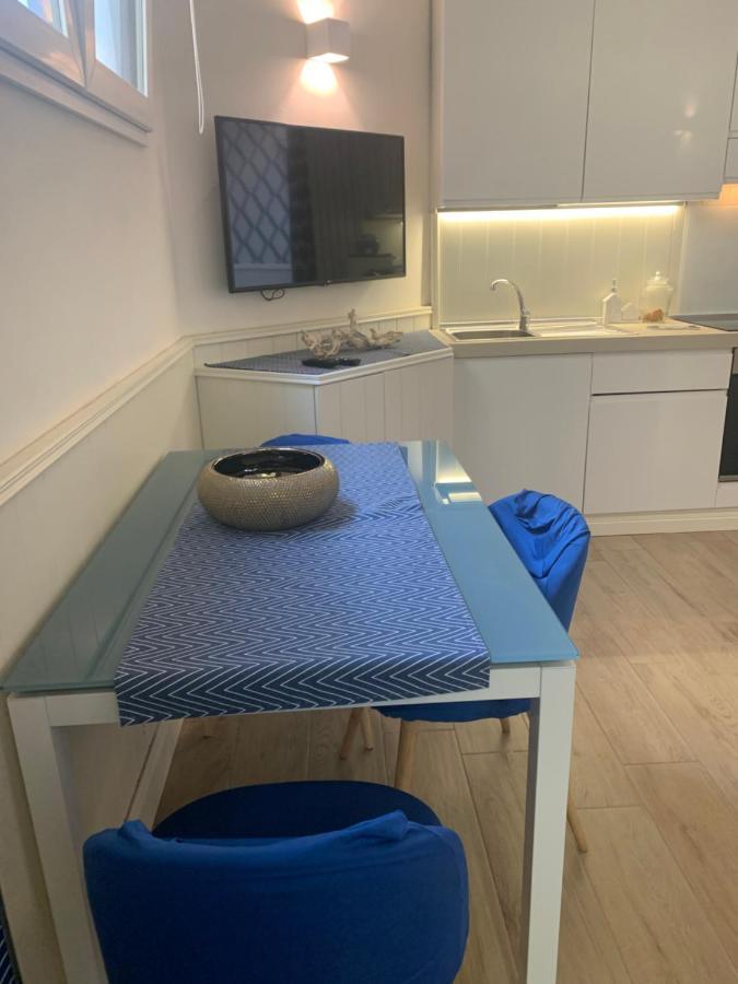Perla Blu Apartment เวียเรจโจ ภายนอก รูปภาพ